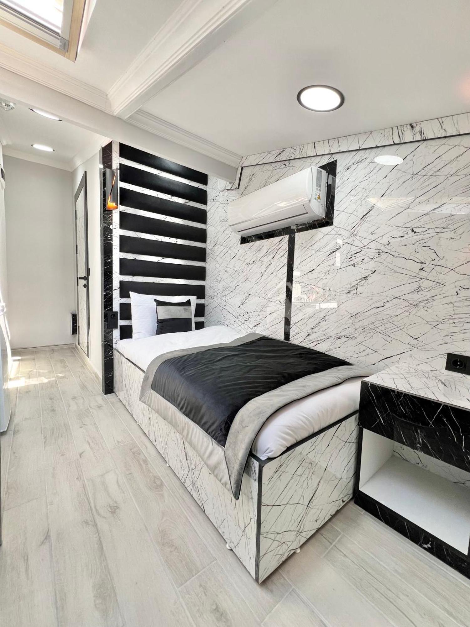Taksim Larissa Hotel Suites Istambul Exterior foto